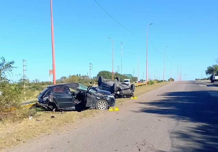 Violento choque y vuelco en la Santos Ortiz: dos heridos y tensión en ...